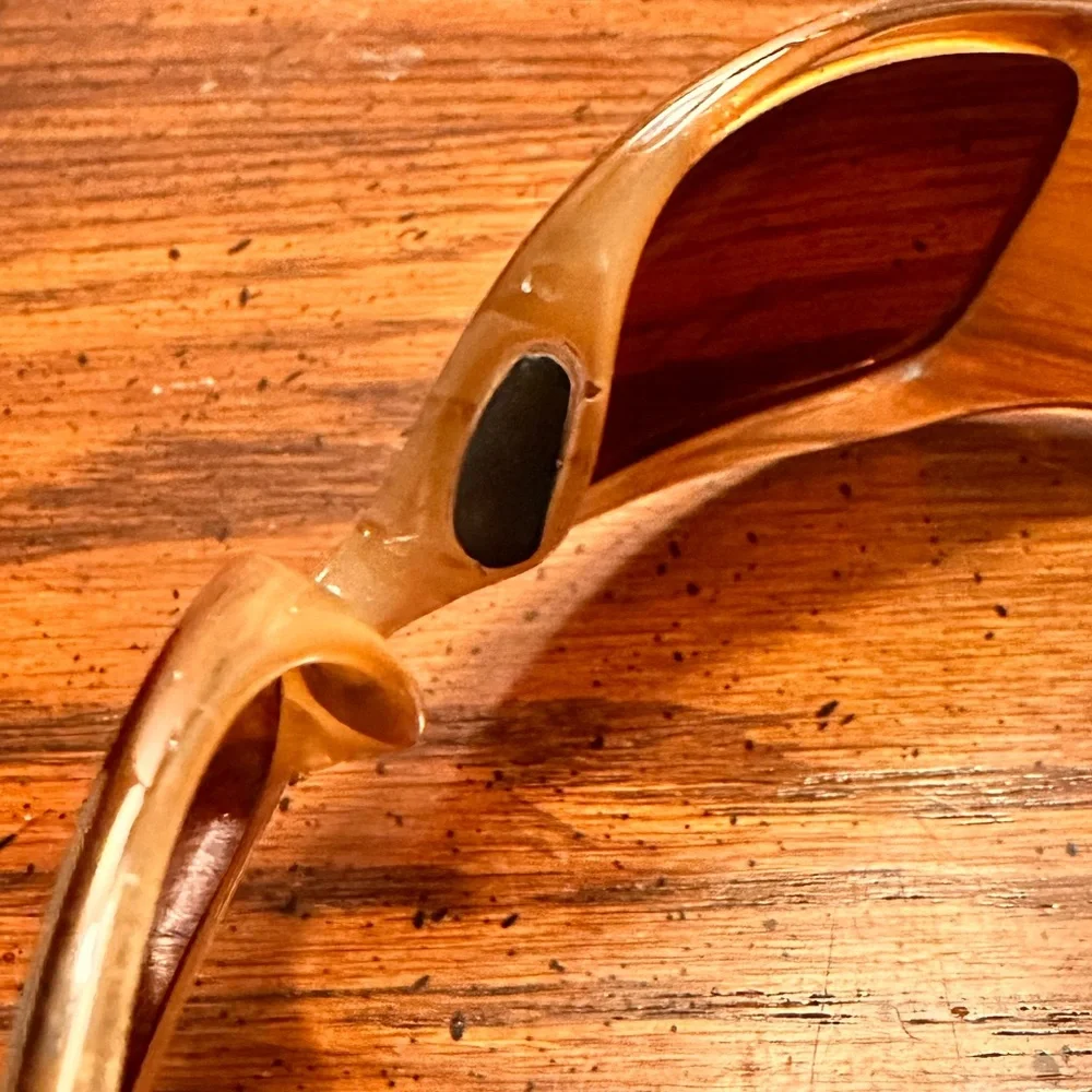 Maui Jim Polarized Sandstone Hibiscus Wrap MJ 134-22 Pre Loved AUTHENTIC